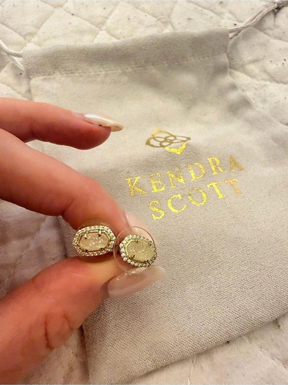 Kendra Scott Ellie Stud Earrings in Iridescent Drusy Gold